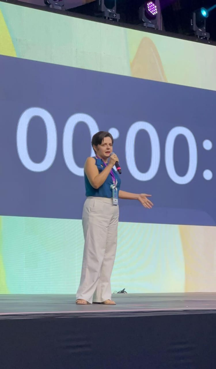 Luciana Mendes em ação